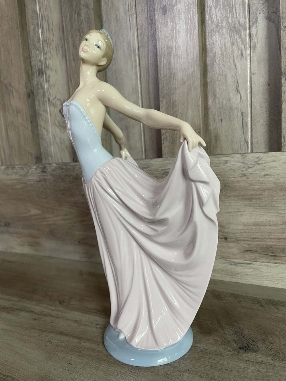 Lladro Porcelain Figurine 'Dancer' #5050 - Picture 4 of 6
